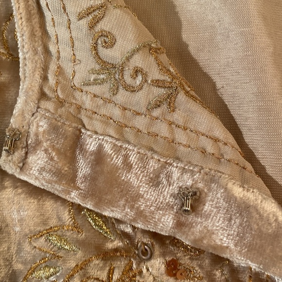 Studio by Liz Claiborne - Crushed Velvet top. Size S - Picture 6 of 12